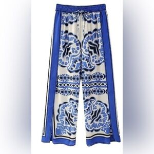 Zara Women's Blue and White
Trousers